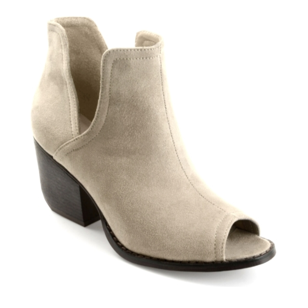 Journee Collection Jordyn Ankle Boots .. Stone .. 10 1/2